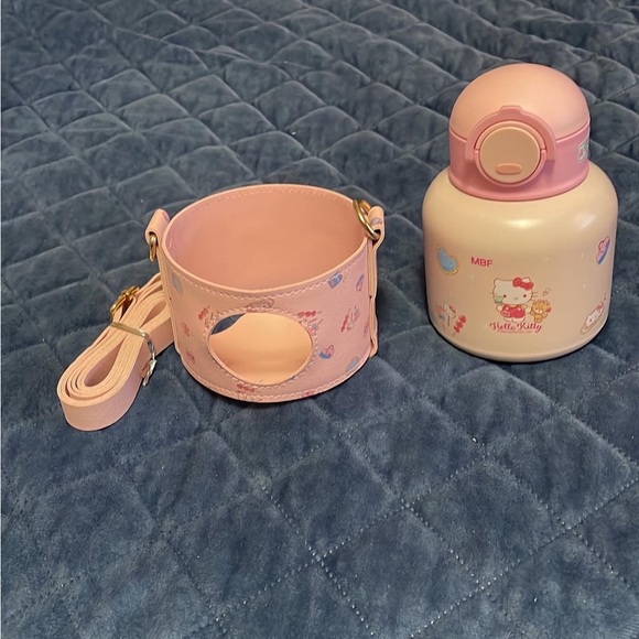 Pompomurin water bottle - Picture 6 of 7